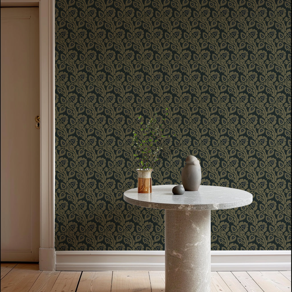Paisley Briar - Black Gold Botanical Wallpaper