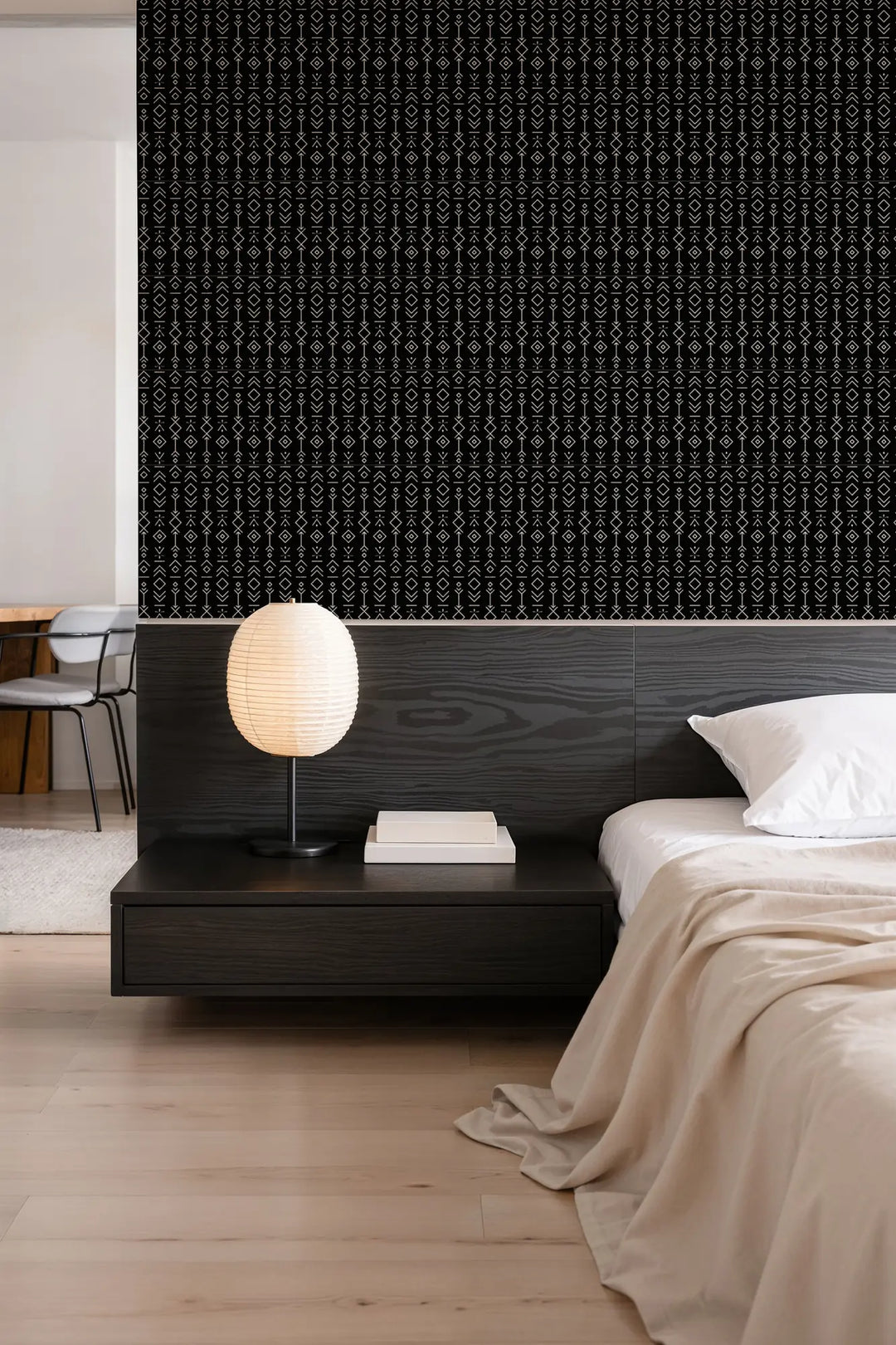 Nomad Noir Small Black Almond