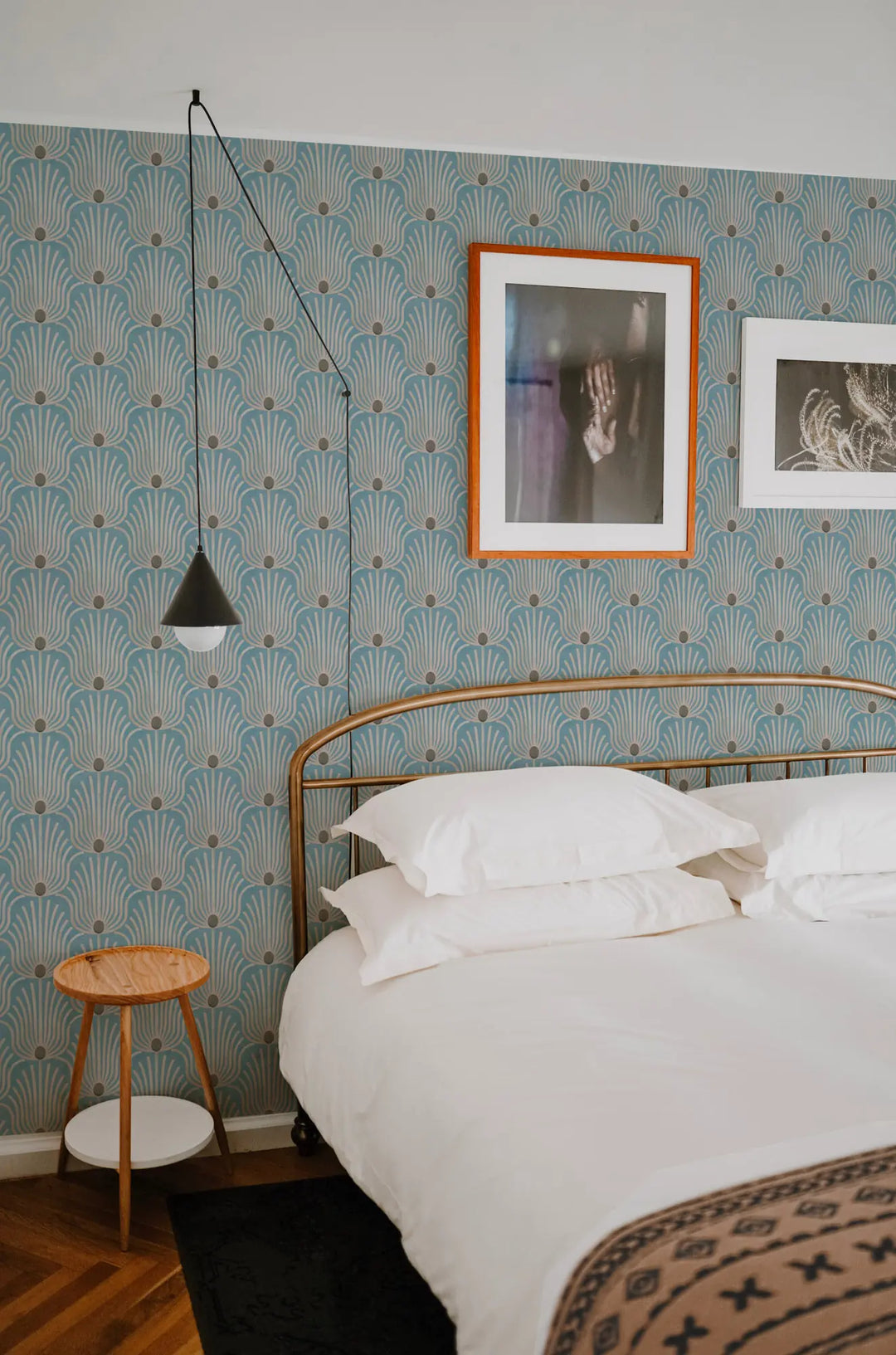 Carlyle Feather - Blue Jewel Wallpaper