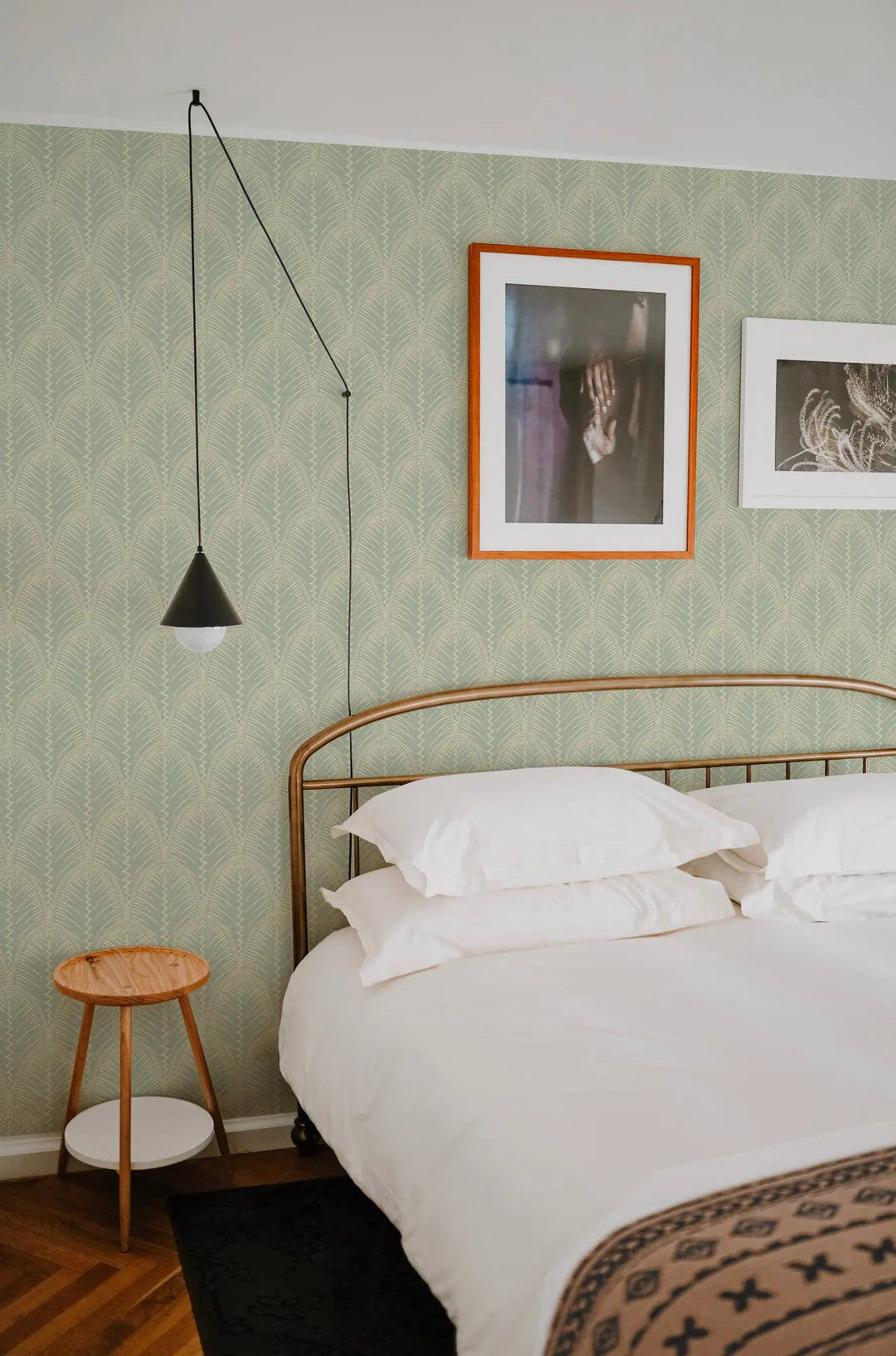 Fountain Fan - Ash Blue Wallpaper