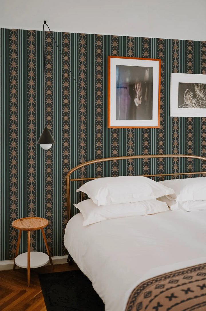 Ocean Drive Stripe - Bronze Night Wallpaper